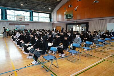 見学中の１年生